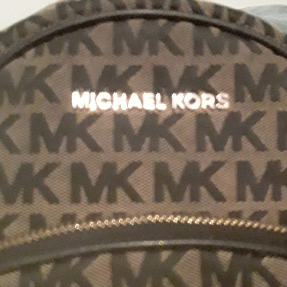 Authentic Michael Kors backpack - Picture 3 of 3